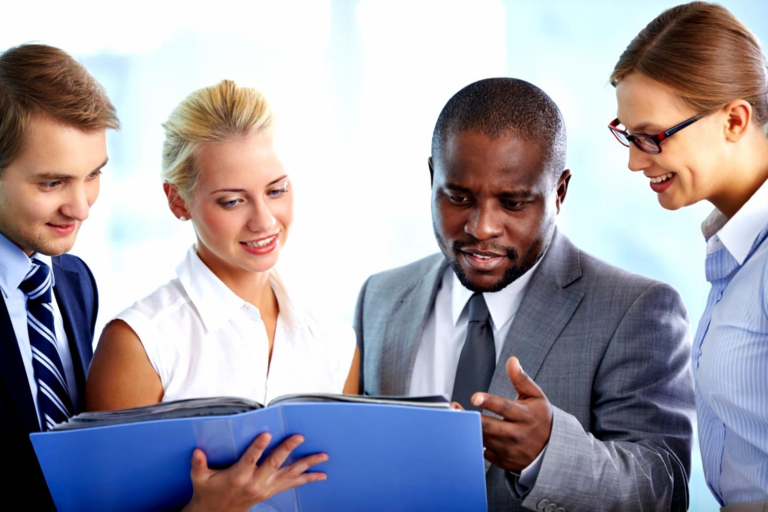 Finanzberatung in modernem Büro